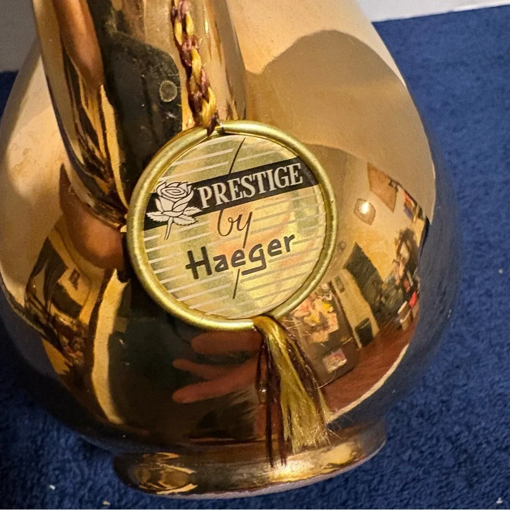 Vintage Royal Haeger Art Pottery 22K Gold Vase Ewer Prestige w/ Original Tag 10”